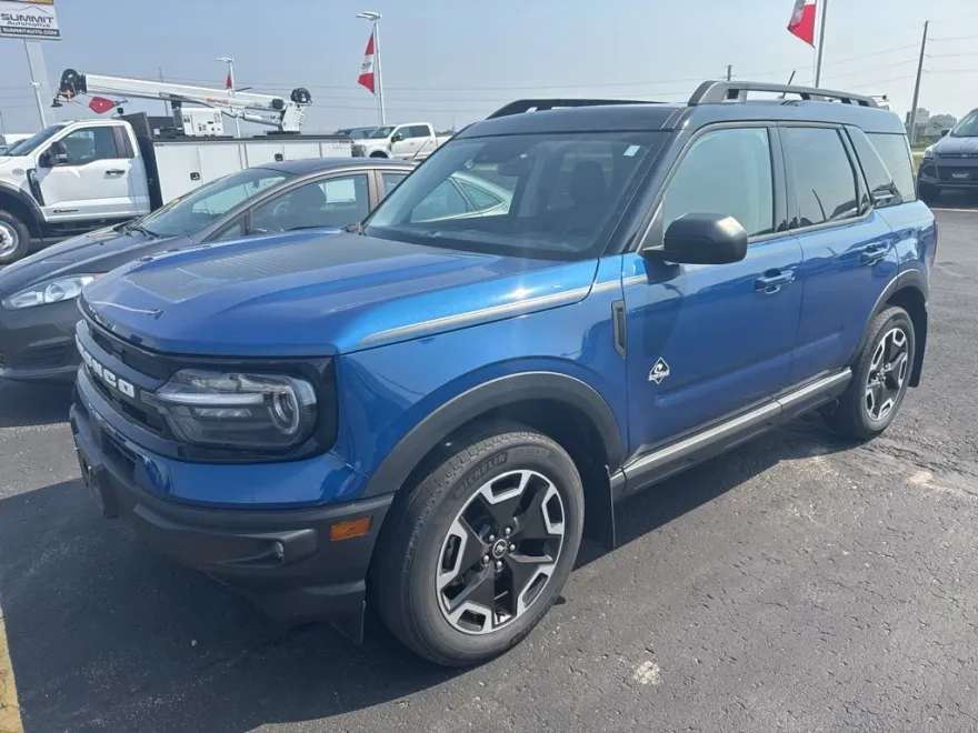2024 Ford Bronco Sport Outer Banks photo 1