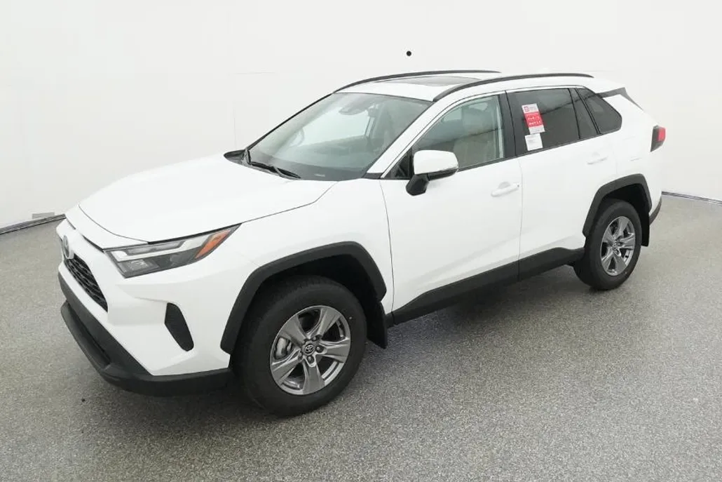 2025 Toyota RAV4 XLE photo 1