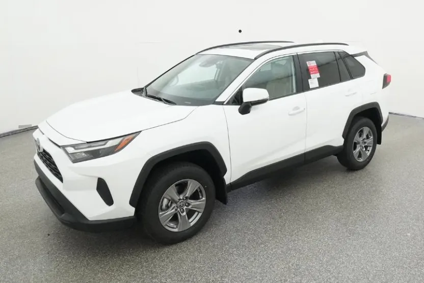 2025 Toyota RAV4 XLE photo 1