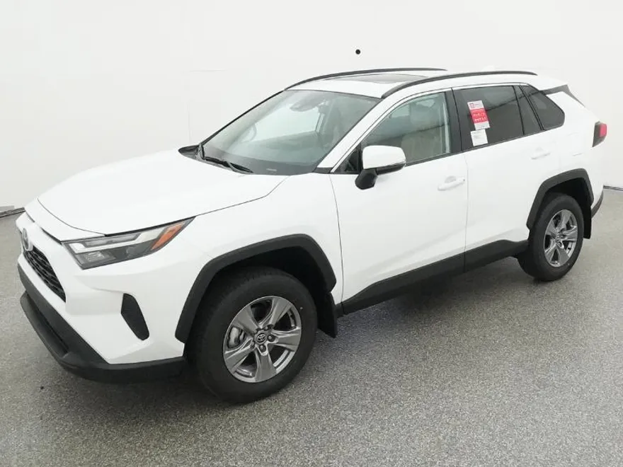 2025 Toyota RAV4 XLE photo 1