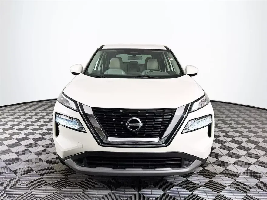 2023 Nissan Rogue SV photo 1