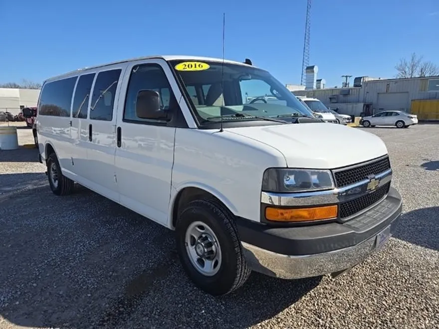 2016 Chevrolet Express 3500 LT Van Passenger photo 1