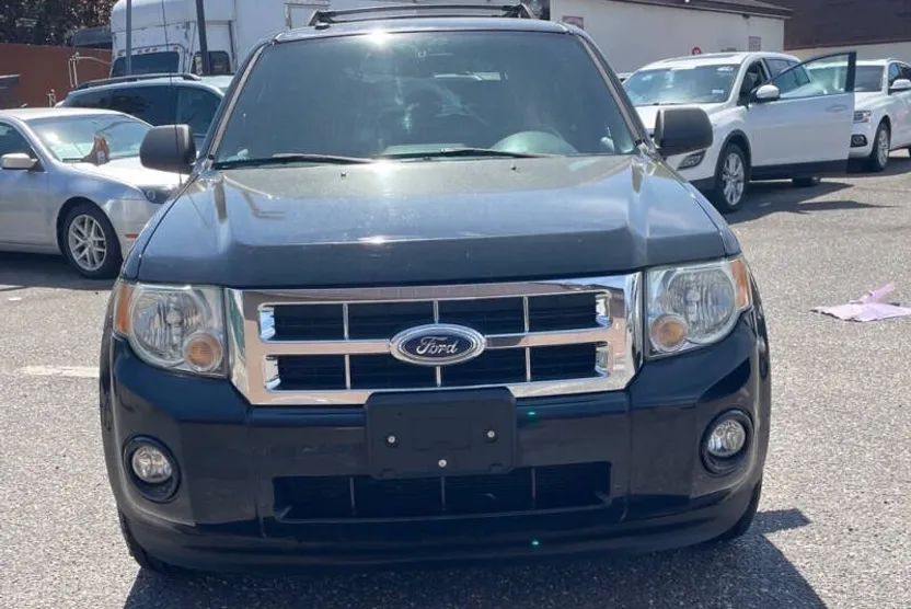 2009 Ford Escape XLT photo 1
