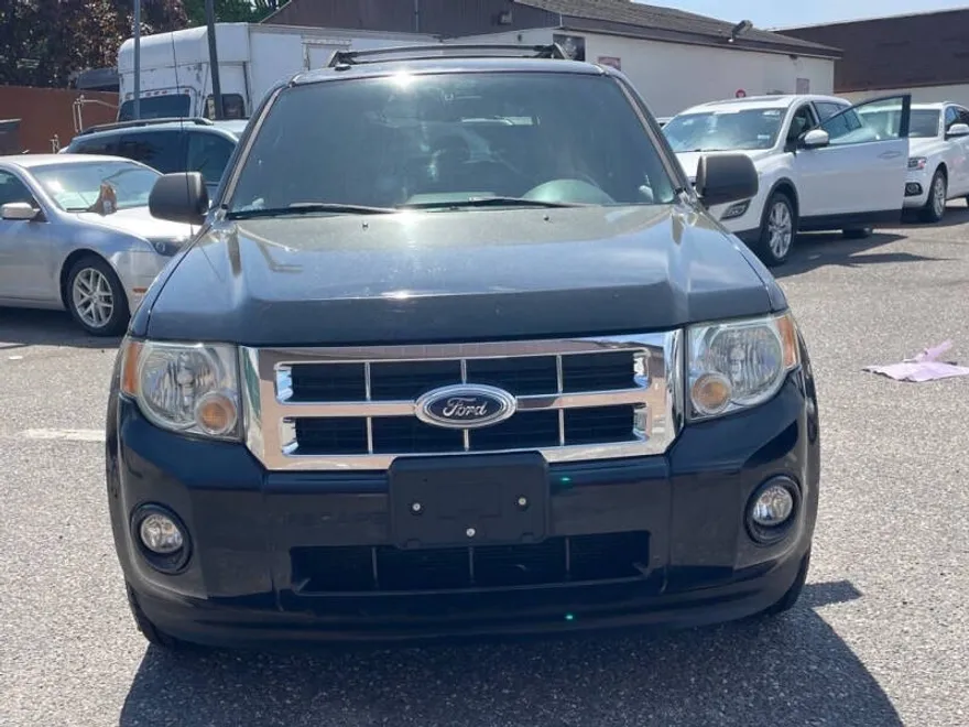 2009 Ford Escape XLT photo 1