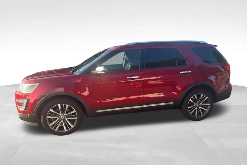 2017 Ford Explorer Platinum photo 1