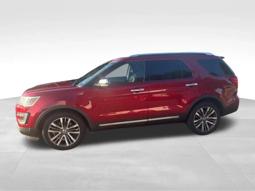 2017 Ford Explorer Platinum photo 1