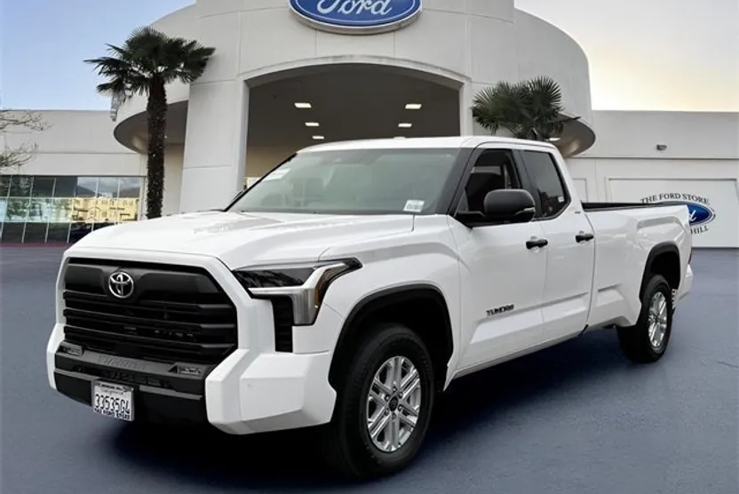 2025 Toyota Tundra SR5 photo 1