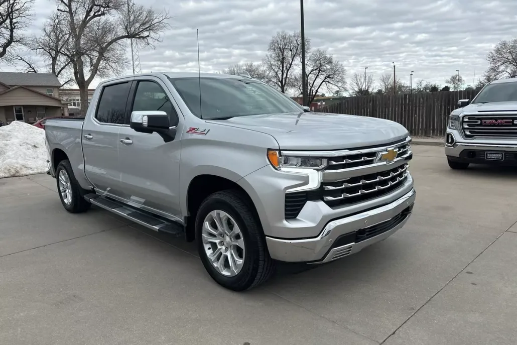 2022 Chevrolet Silverado 1500 LTZ photo 1