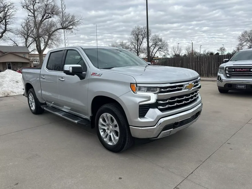 2022 Chevrolet Silverado 1500 LTZ photo 1