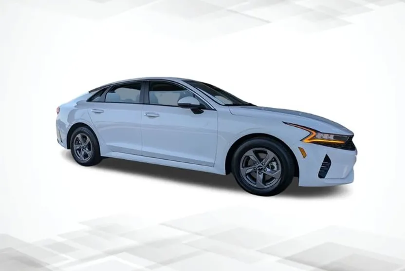 2023 Kia K5 LXS photo 1