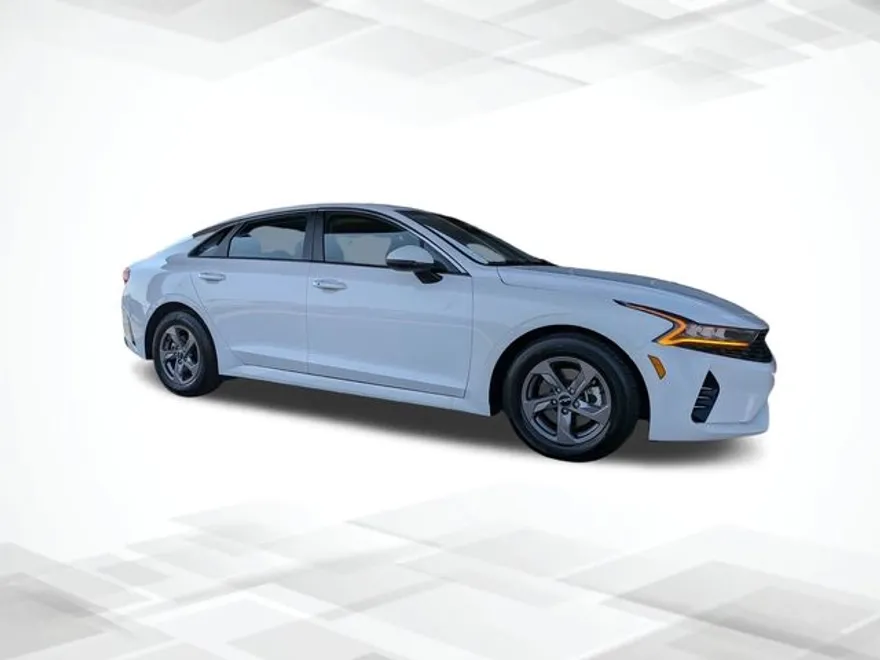 2023 Kia K5 LXS photo 1