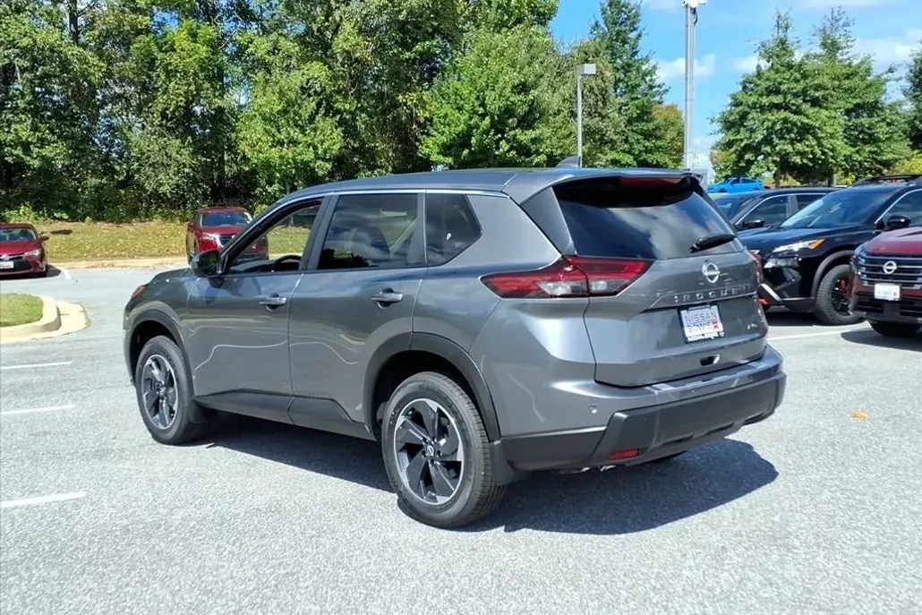 2026 Nissan Rogue SV photo 1