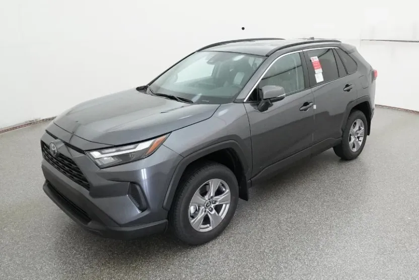 2025 Toyota RAV4 XLE photo 1
