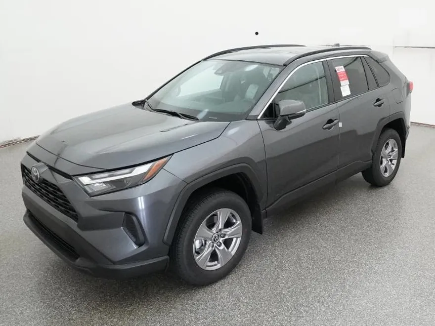 2025 Toyota RAV4 XLE photo 1