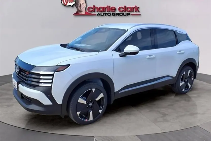 2025 Nissan Kicks SR photo 1
