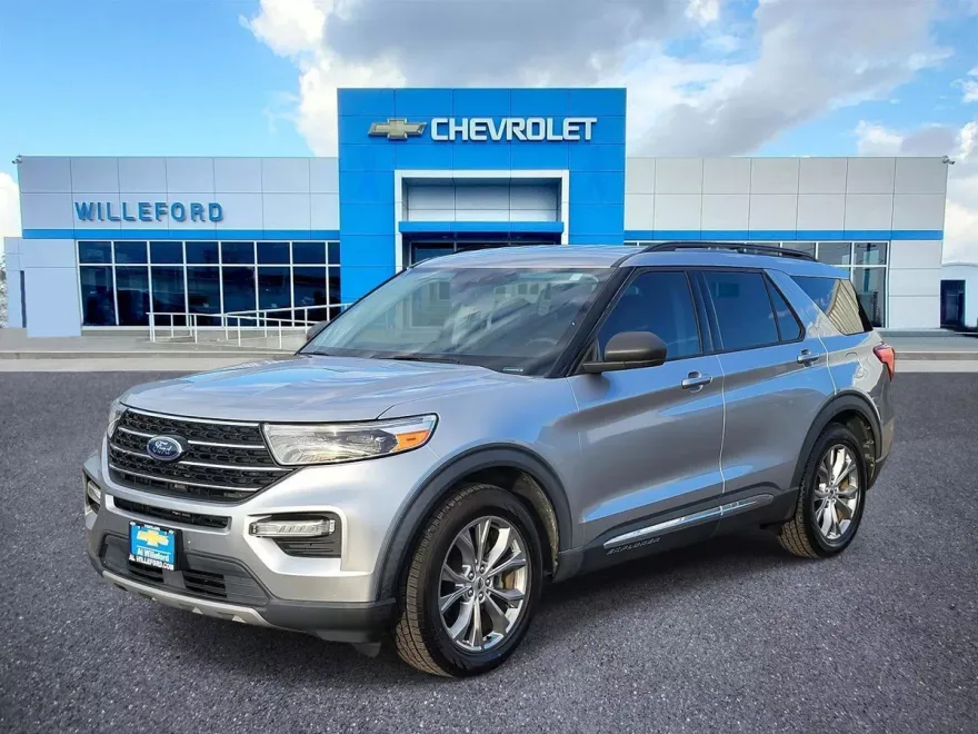 2021 Ford Explorer XLT photo 1