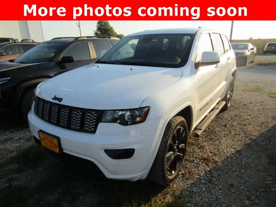2020 Jeep Grand Cherokee Laredo photo 1