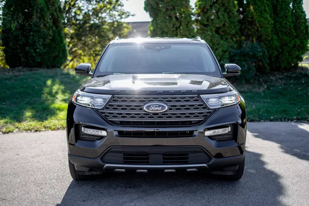 2023 Ford Explorer XLT photo 1
