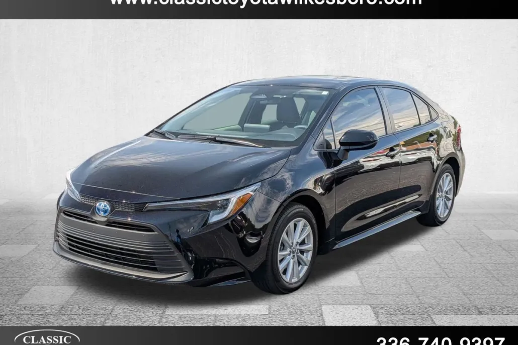 2025 Toyota Corolla Hybrid LE photo 1