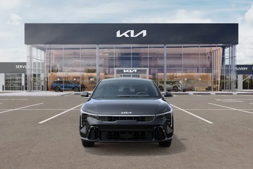 2025 Kia K4 GT-Line photo 1