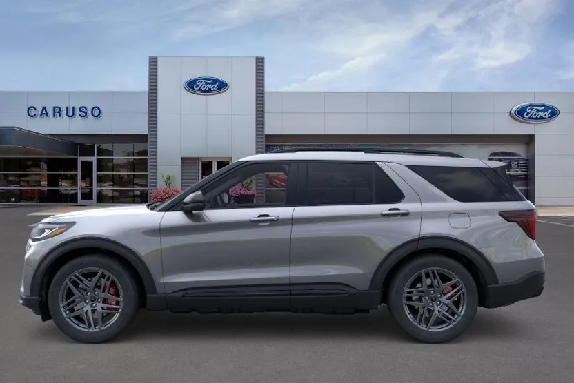 2025 Ford Explorer ST photo 1