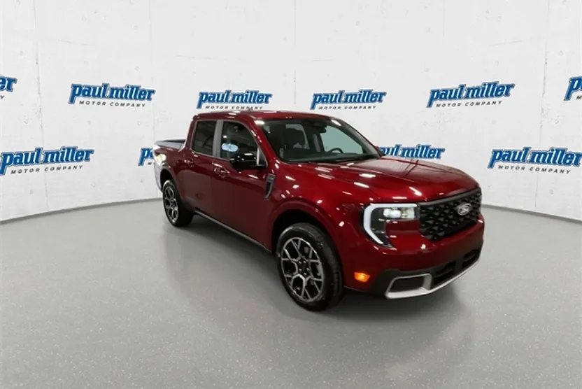 2025 Ford Maverick Lariat photo 1