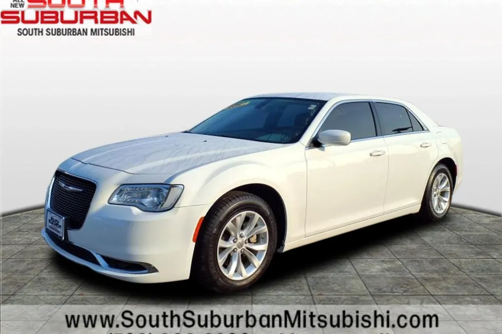 2022 Chrysler 300 Touring photo 1