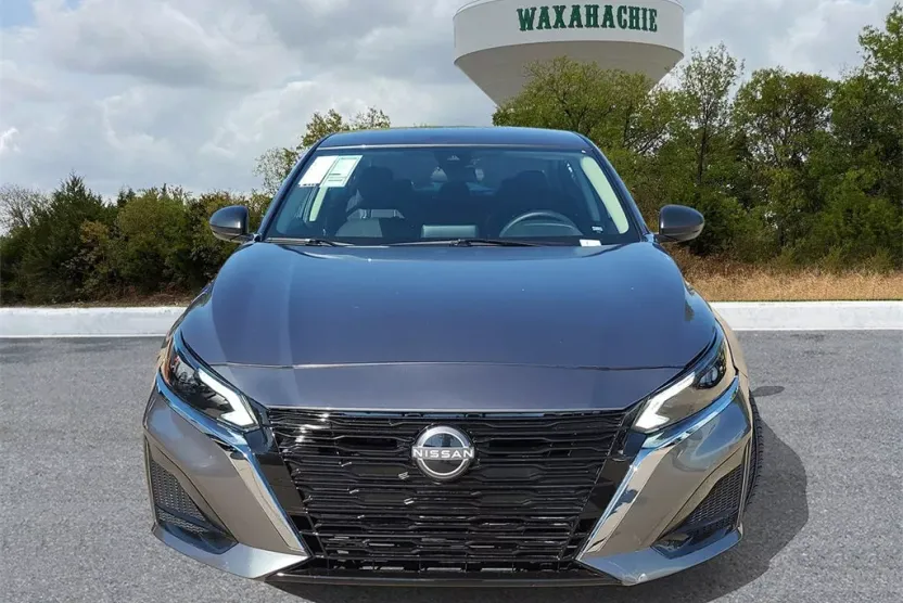 2025 Nissan Altima 2.5 SV photo 1