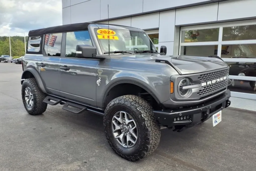 2024 Ford Bronco Badlands photo 1