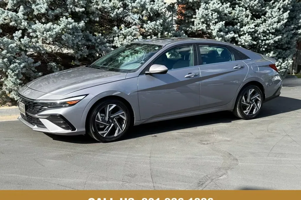 2025 Hyundai Elantra SEL Convenience photo 1