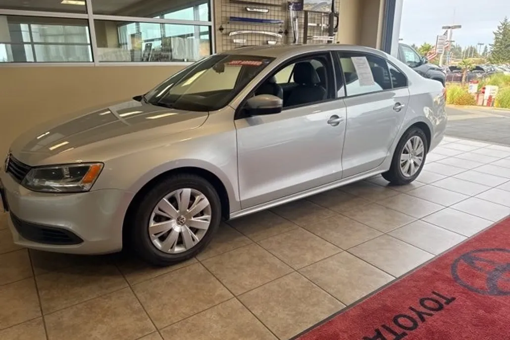 2014 Volkswagen Jetta 1.8T SE photo 1