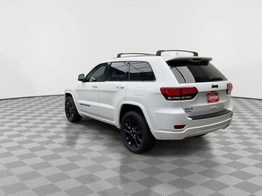 2018 Jeep Grand Cherokee Altitude photo 1