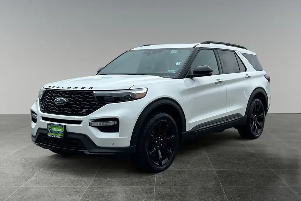 2024 Ford Explorer ST photo 1