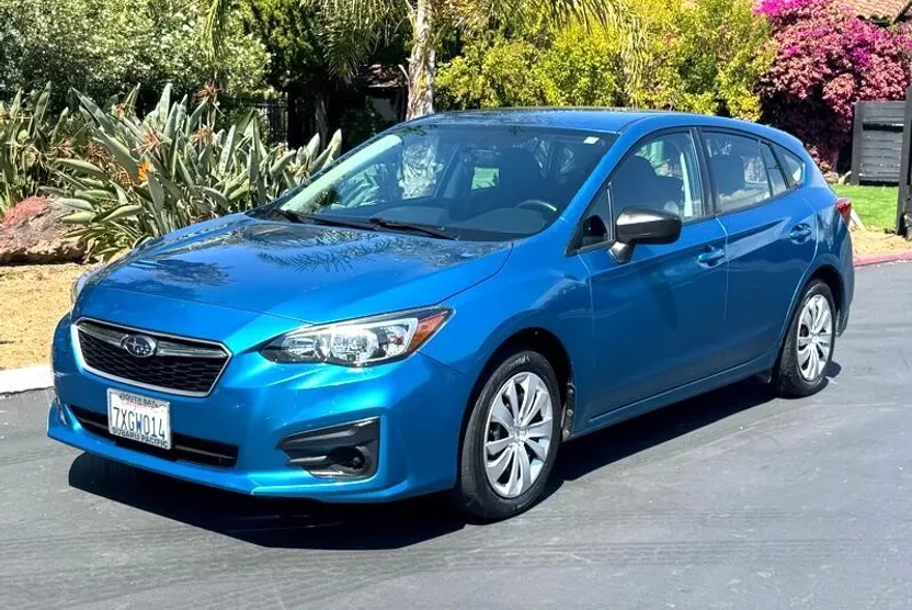 2017 Subaru Impreza 2.0i photo 1