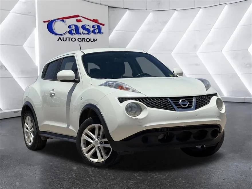 2012 Nissan Juke SV photo 1