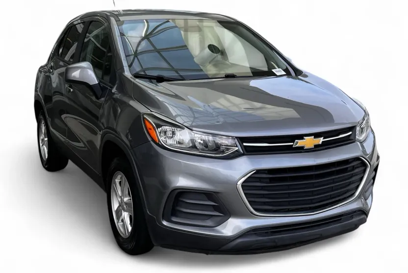 2020 Chevrolet Trax LS photo 1