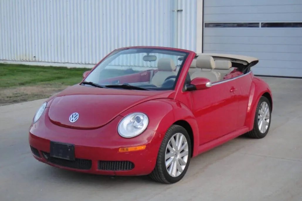 2008 Volkswagen Beetle Convertible SE photo 1