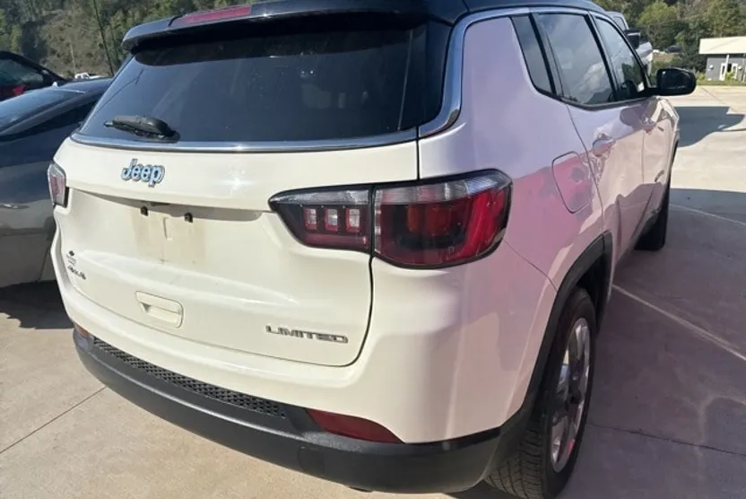 2018 Jeep Compass Limited photo 1