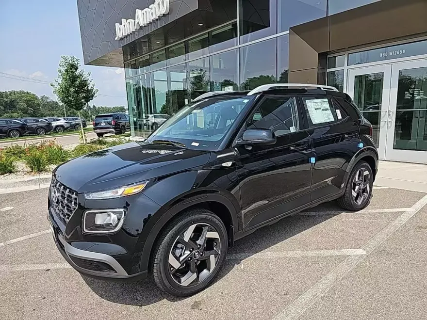 2025 Hyundai Venue SEL photo 1