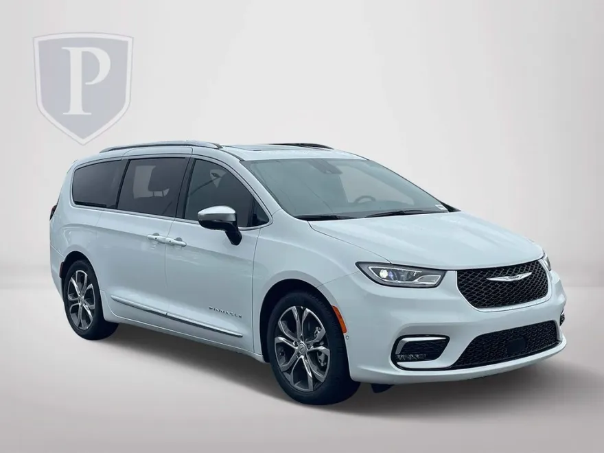 2026 Chrysler Pacifica Pinnacle photo 1