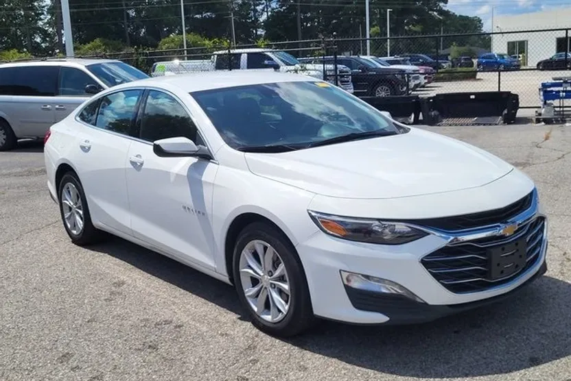 2024 Chevrolet Malibu 1LT photo 1