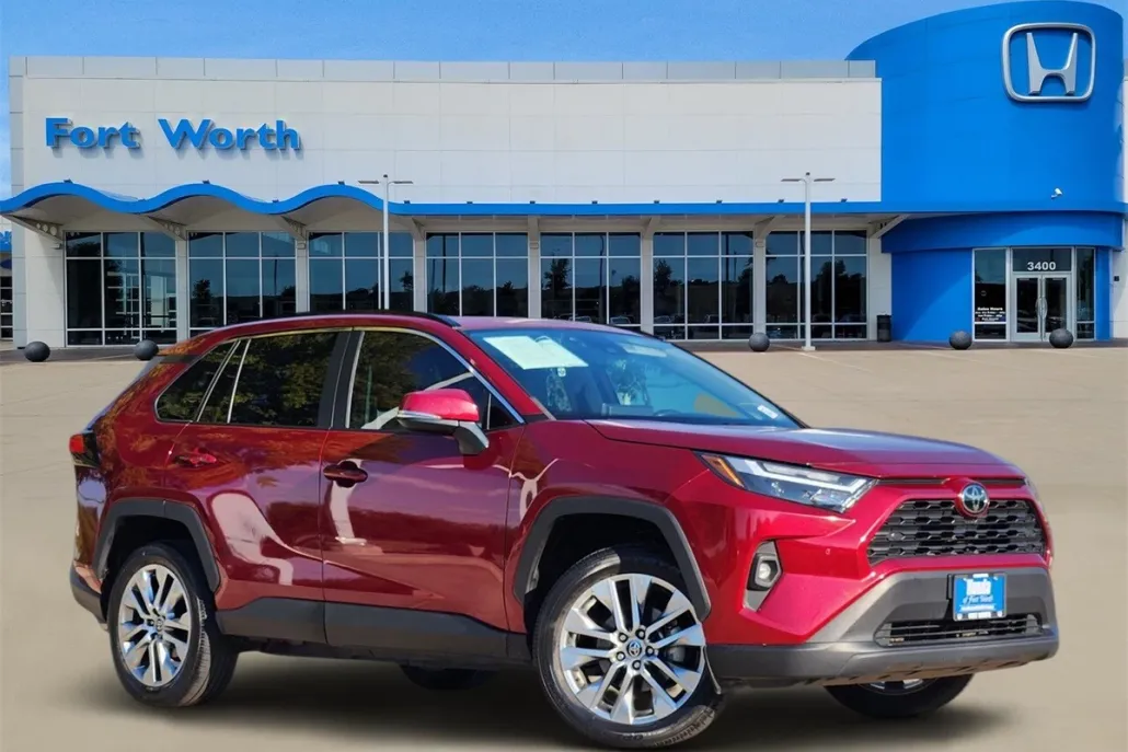 2022 Toyota RAV4 XLE Premium photo 1