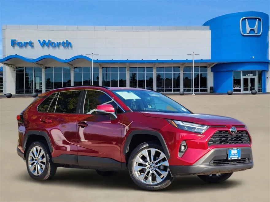 2022 Toyota RAV4 XLE Premium photo 1