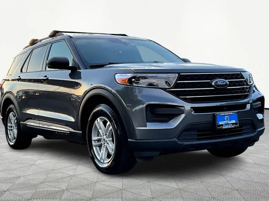 2021 Ford Explorer XLT photo 1