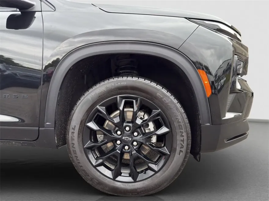 2024 Chevrolet Traverse LS photo 1