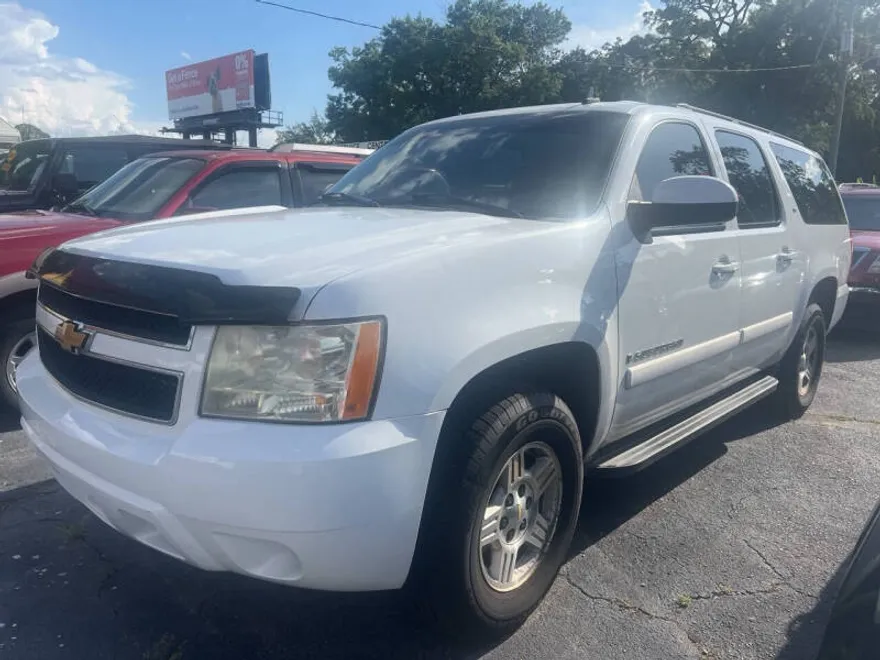 2008 Chevrolet Suburban LS photo 1