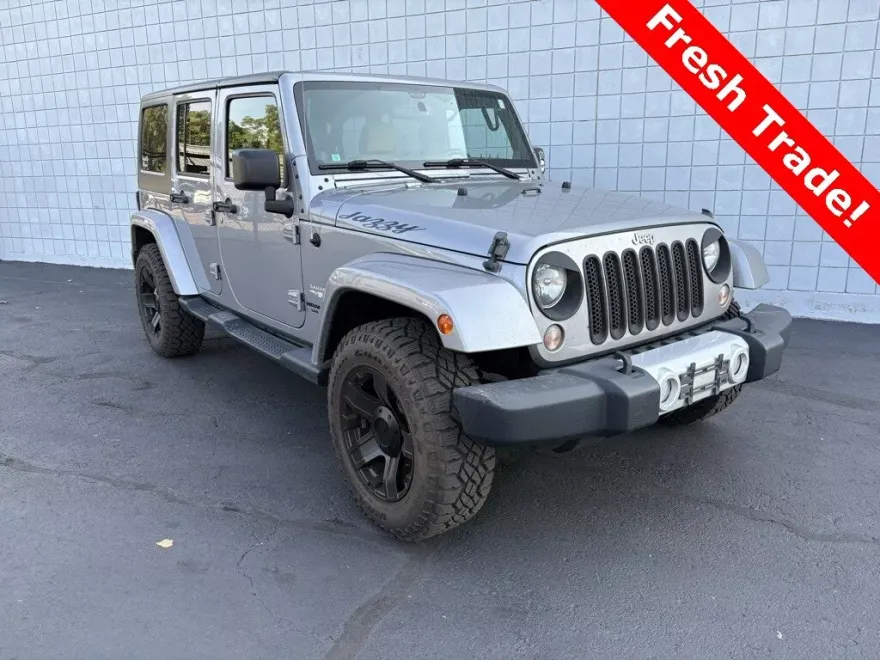 2014 Jeep Wrangler Unlimited Sahara photo 1