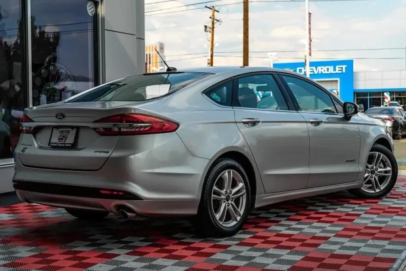 2018 Ford Fusion Hybrid S photo 1