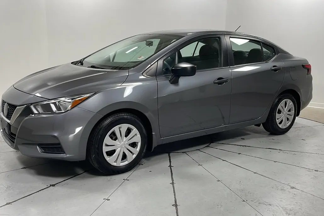 2021 Nissan Versa 1.6 S photo 1