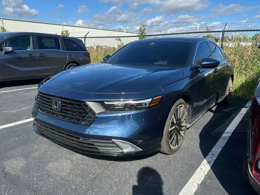 2025 Honda Accord Hybrid Touring photo 1